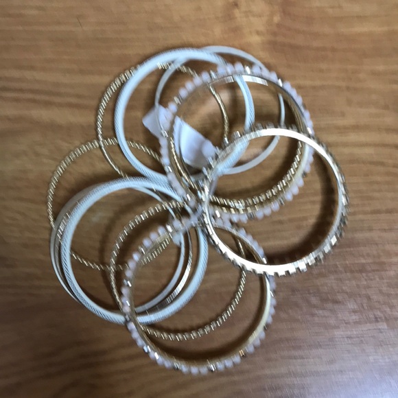 Brand New Sparkly Bangles 13 bracelets - Picture 5 of 8